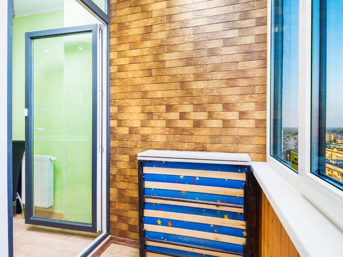 Апартаменти Kvartirkoff Na Bogatirskaya 6a, 17 Floor